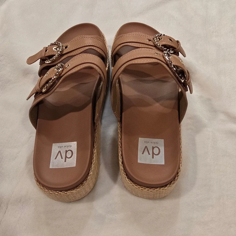 DV Dolce Vita Serpent Tan Scalloped Buckle Platform Slide Sandals Womens 8